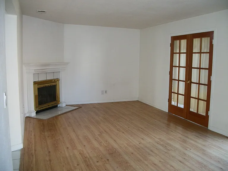 363 Occidental Cir — Photo 3