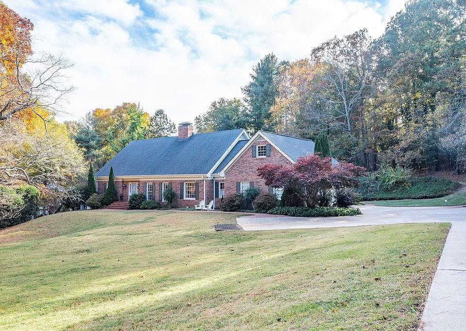 1st image of 1724 Habersham Dr