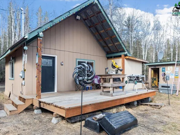 704 Adventure Rd, Fairbanks, AK 99712