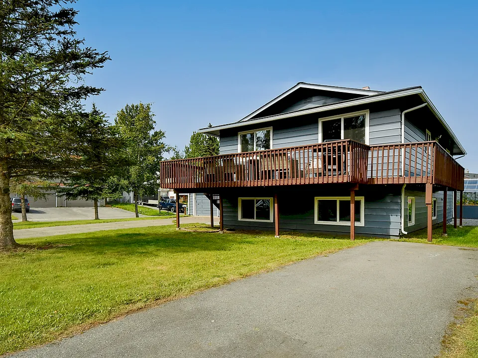 7201 Sanak Cir