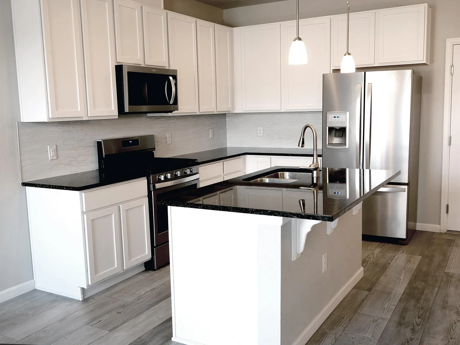 2 bed, 2.5 bath, 1245 sqft, $2,725 — Photo 4