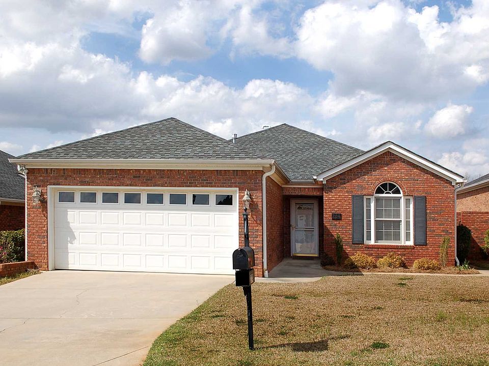 1st image of 204 W Palm Dr