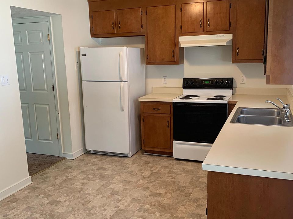 H&K Apartments 201 Dinwiddie Ave Blackstone VA Zillow