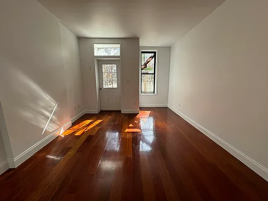 Rented by Oxford Property Group | media 5