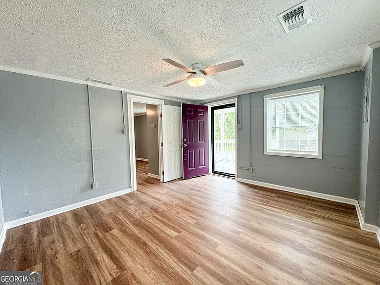428 Circus St #A — Photo 3