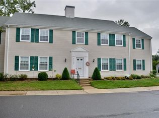 219 N Manchester Ln, Monroe Township, NJ