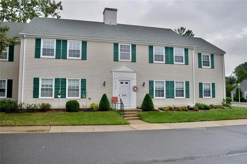 219 N Manchester Ln photo 1