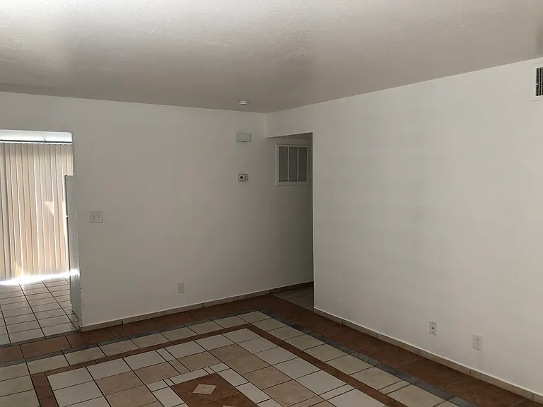 2335 Daley St #1 — Photo 3