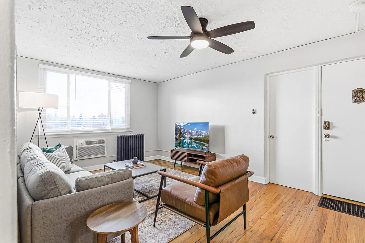 3 bed, 1.0 bath, $3,619 — Photo 1