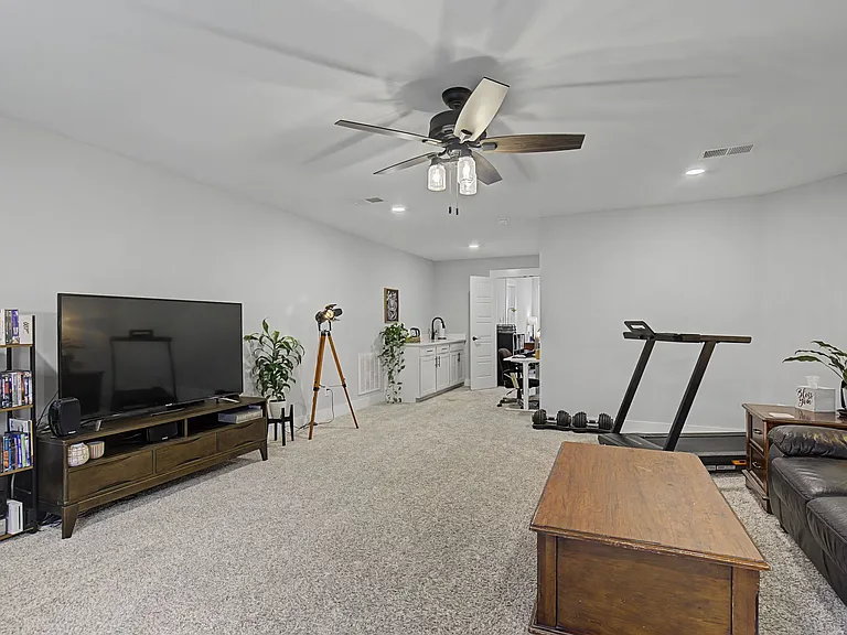 959 Alton Dr — Photo 32