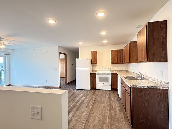 3rd image of 822 Kennedy St APT 207