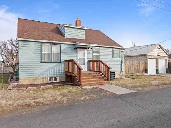 133 E Adams St, Connell, WA 99326