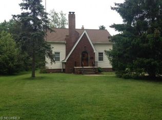 575 Mapleview Dr, Seven Hills, OH 44131