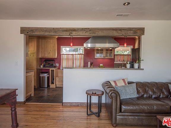 5th image of 1019 Oban Dr