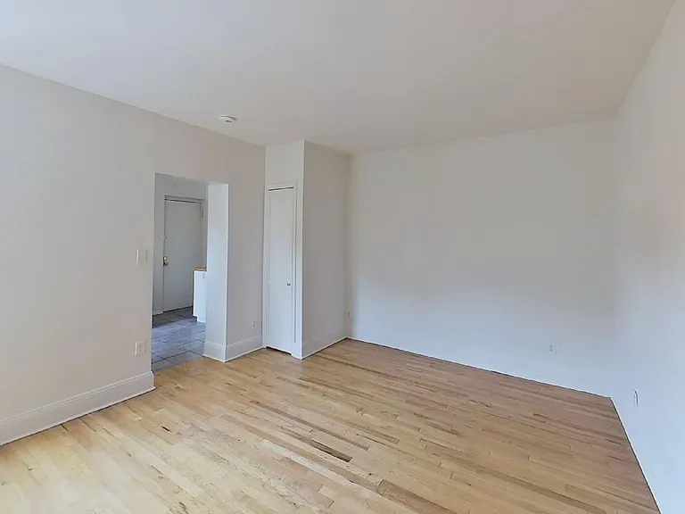346 E 20th St #18 — Photo 4
