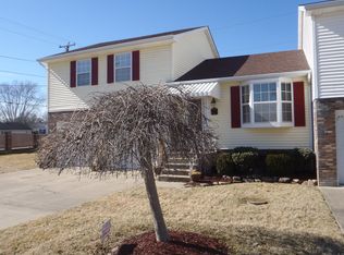 1 Cobblestone Ln, Huntington, WV 25705