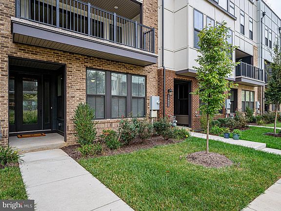 2nd image of 23069 Cottonwillow Sq
