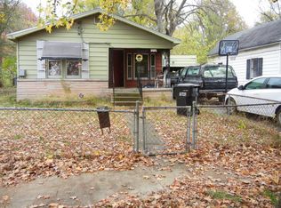 2244 N Travis Ave, Springfield, MO 65803