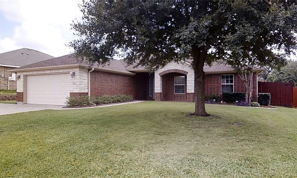 1st image of 5700 Tourmaline Dr