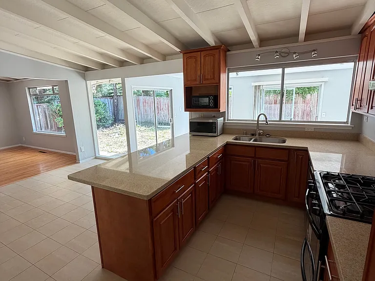 3630 Lupine Ave — Photo 10