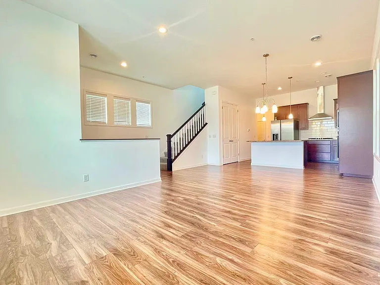 8018 Forestview Ln N — Photo 8