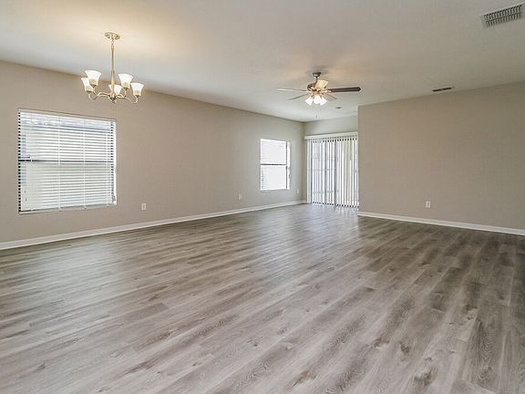 3rd image of 2591 Vineyard Cir