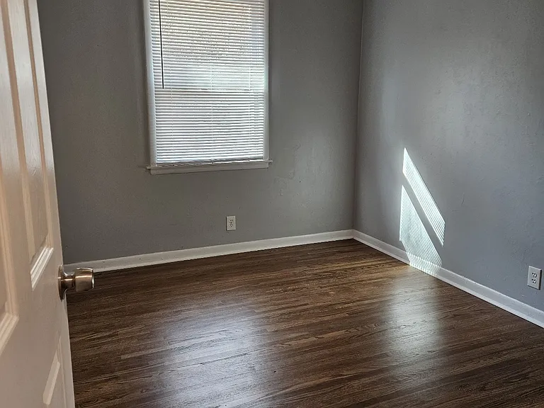 317 Melvin Jones Dr — Photo 3