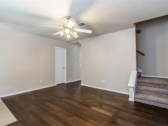 5th image of 604 Dielman Dr
