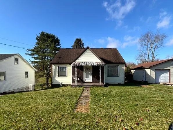 150 Whitby Rd, Coal City, WV 25823