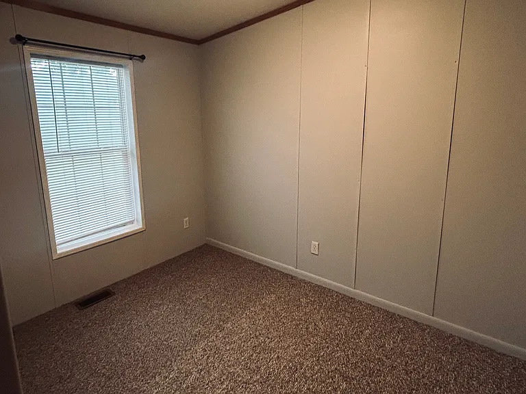 3688 Chester Rd — Photo 10