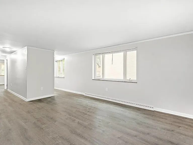 5923 Howe St #5 — Photo 4