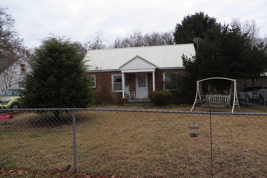 1st image of 736 Monroe St