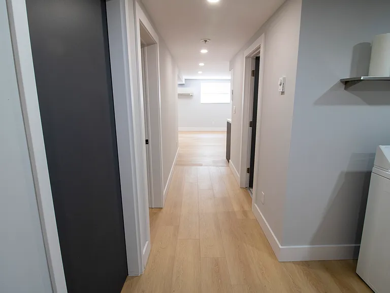 179 Burnside Dr #LOWER — Photo 7