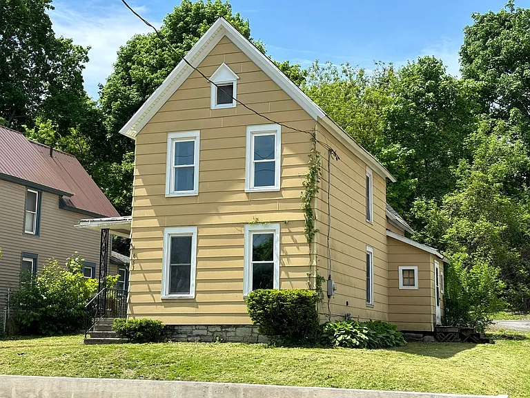 651 Grant St — Photo 4