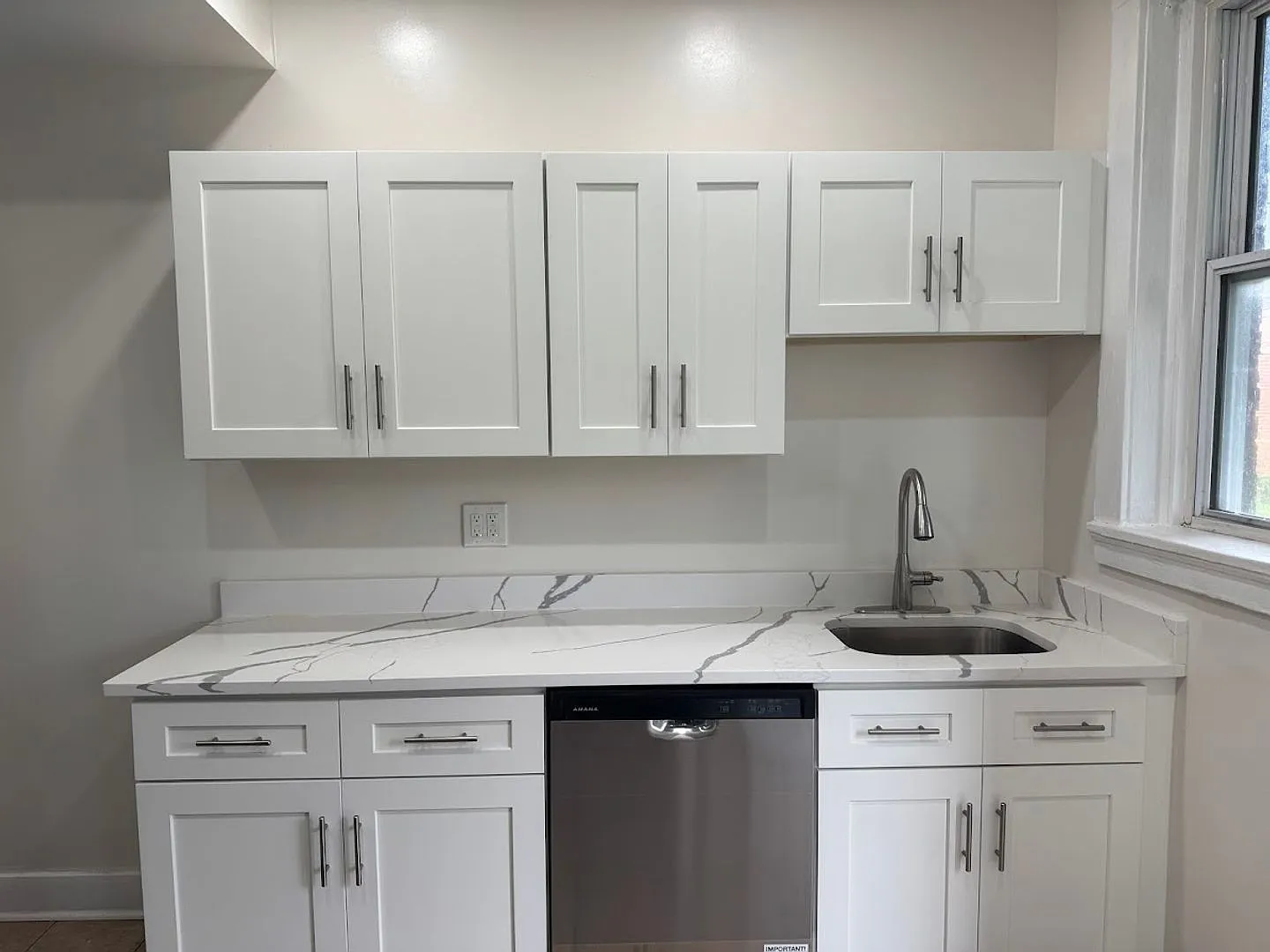 Renovated 3-Bedroom House with Air Conditioning — Photo 4