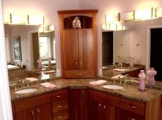 4028 Serene Way, Lynnwood, WA 98087