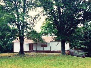 135 Bluff Ln, Locust Fork, AL 35097