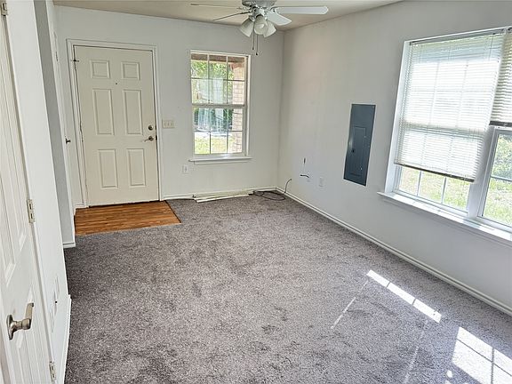 4th image of 204 Maxwell St