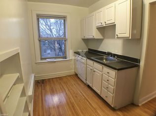 2440 W Rosemont Ave, Chicago, IL 60659