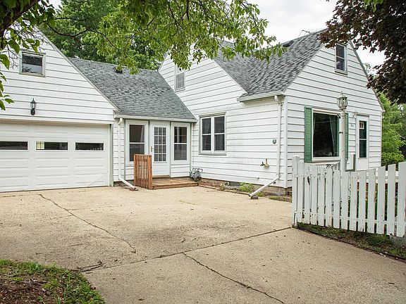 4th image of 916 Harlington Pl