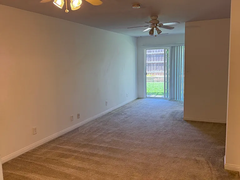 891 Rosewood Ave — Photo 28