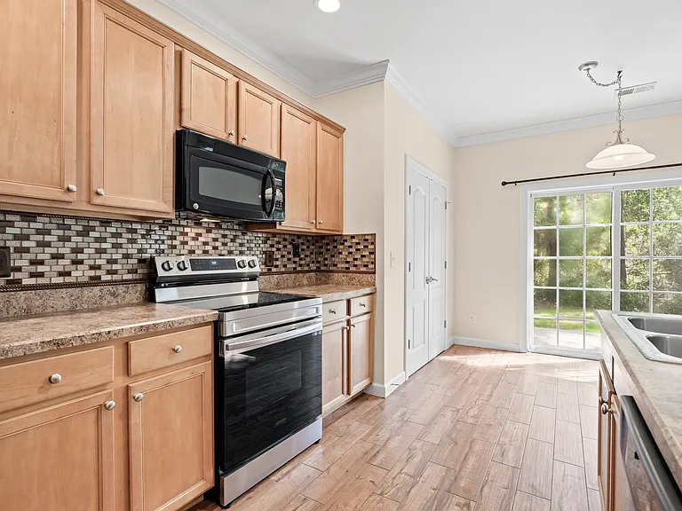 1020 Fairway Ln — Photo 17