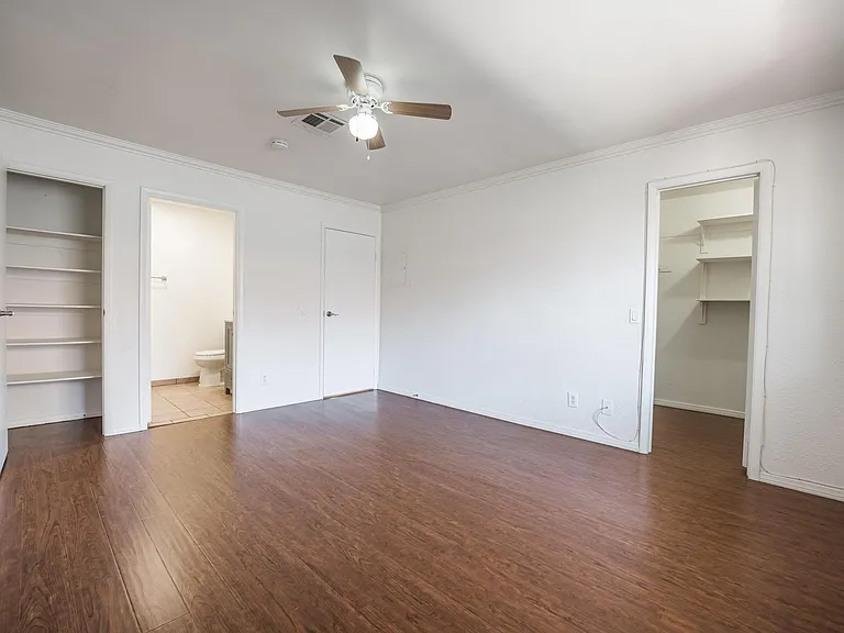 6621 W Tropicana Ave #201 — Photo 14