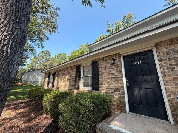661 Maplewood Ln, Hull, GA 30646