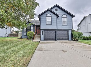 1501 Dogwood Dr, Greenwood, MO 64034