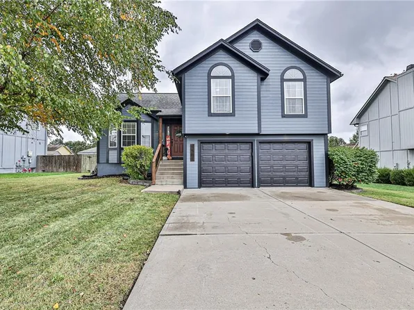 1501 Dogwood Dr, Greenwood, MO 64034