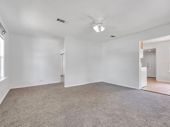 3rd image of 823 Ronald St