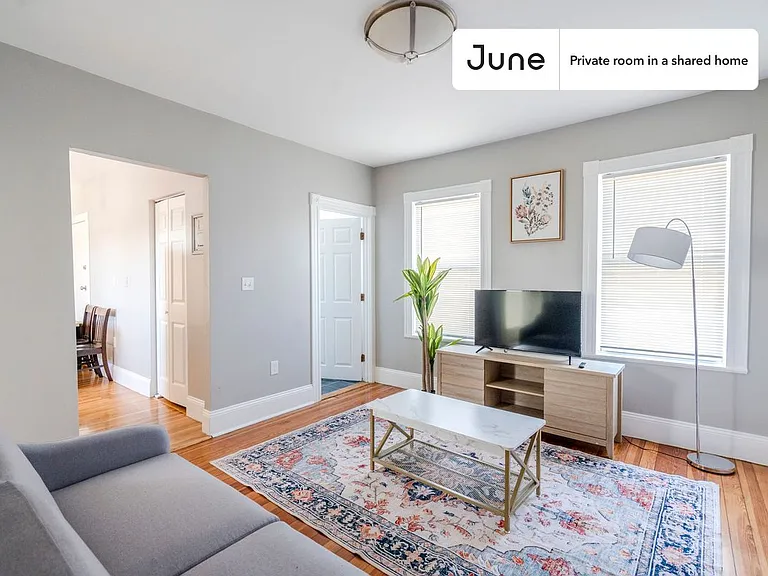 33 Adamson St #A — Photo 4