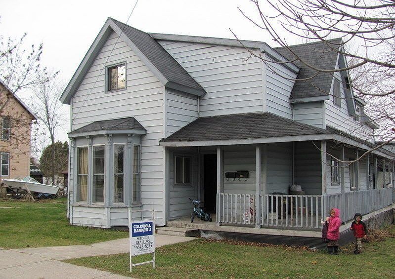 1st image of 27 E Truckey St