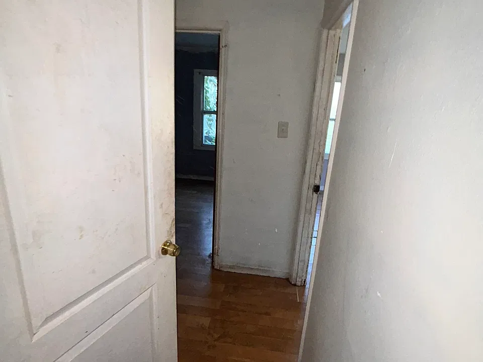 212 Cameron Rd
